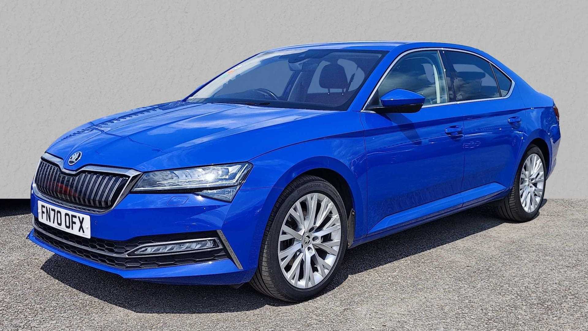 Main listing image - Skoda Superb