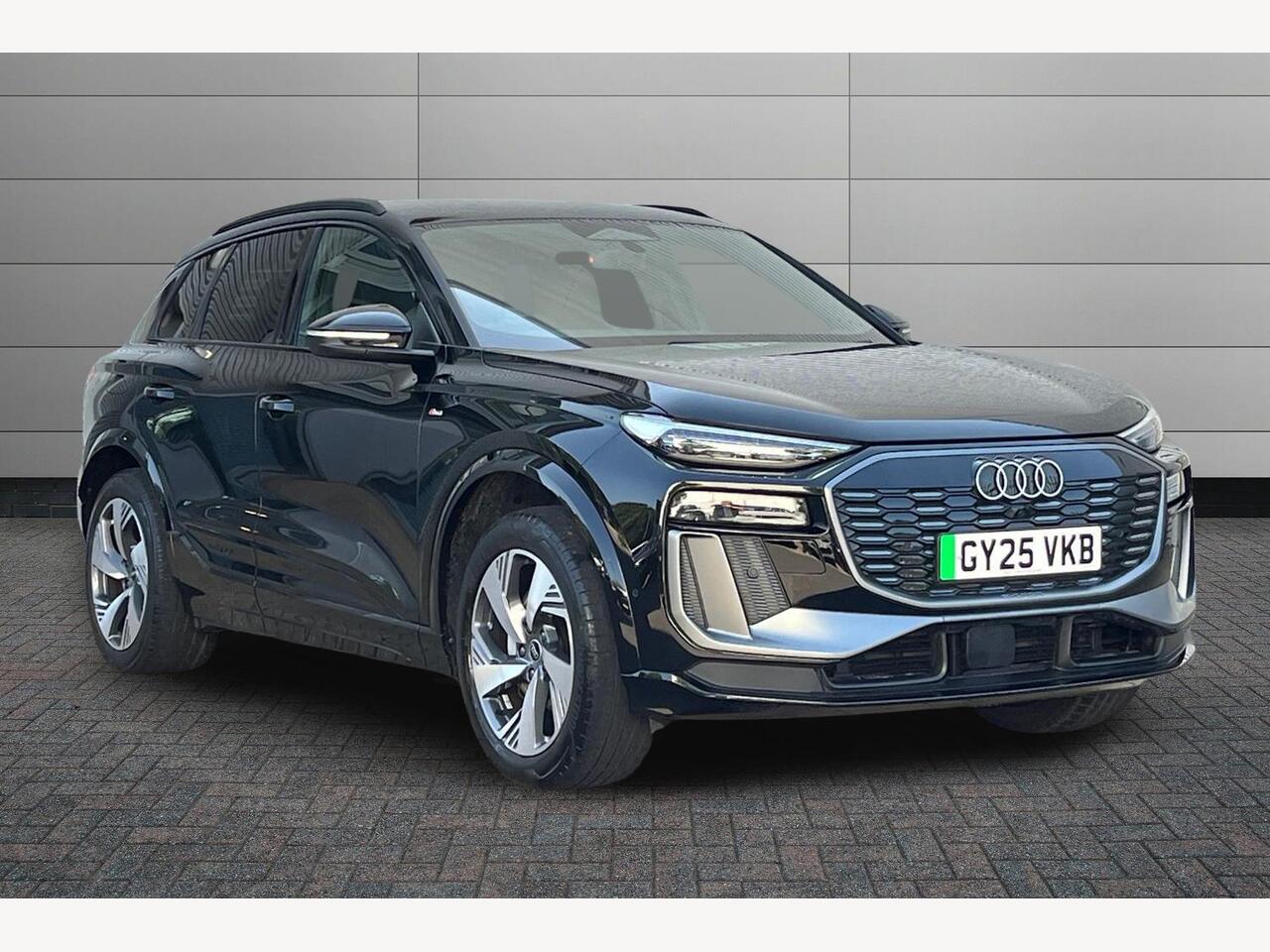 Main listing image - Audi Q6