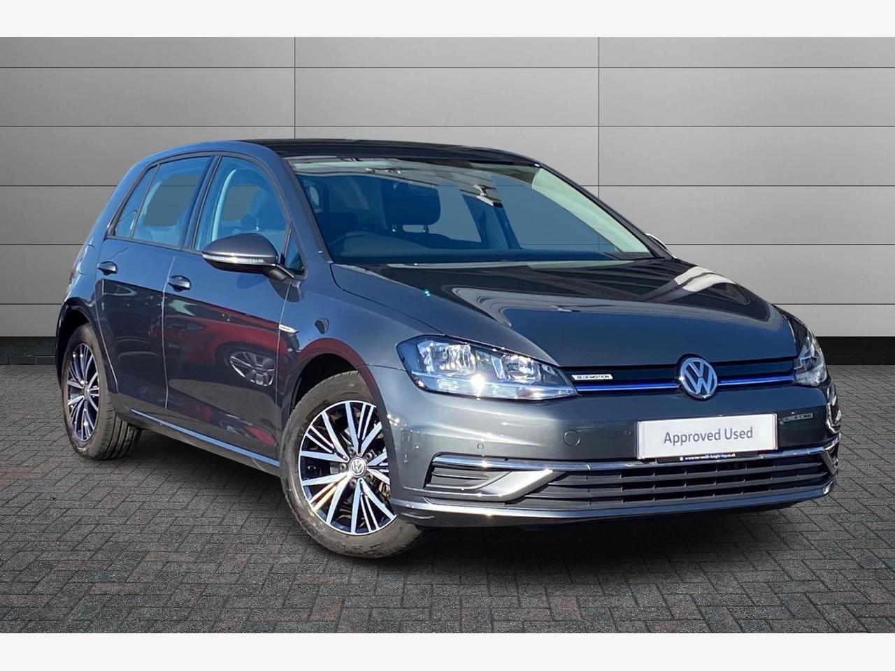 Main listing image - Volkswagen Golf