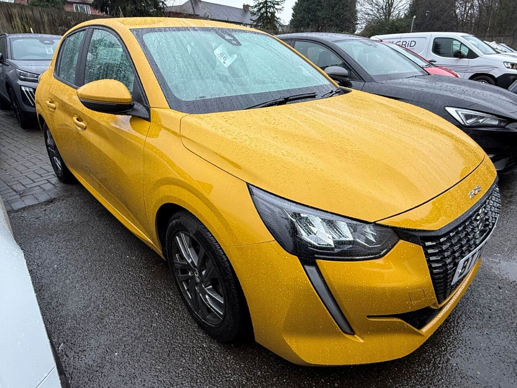 Main listing image - Peugeot 208