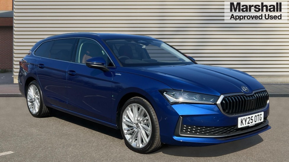 Main listing image - Skoda Superb Estate