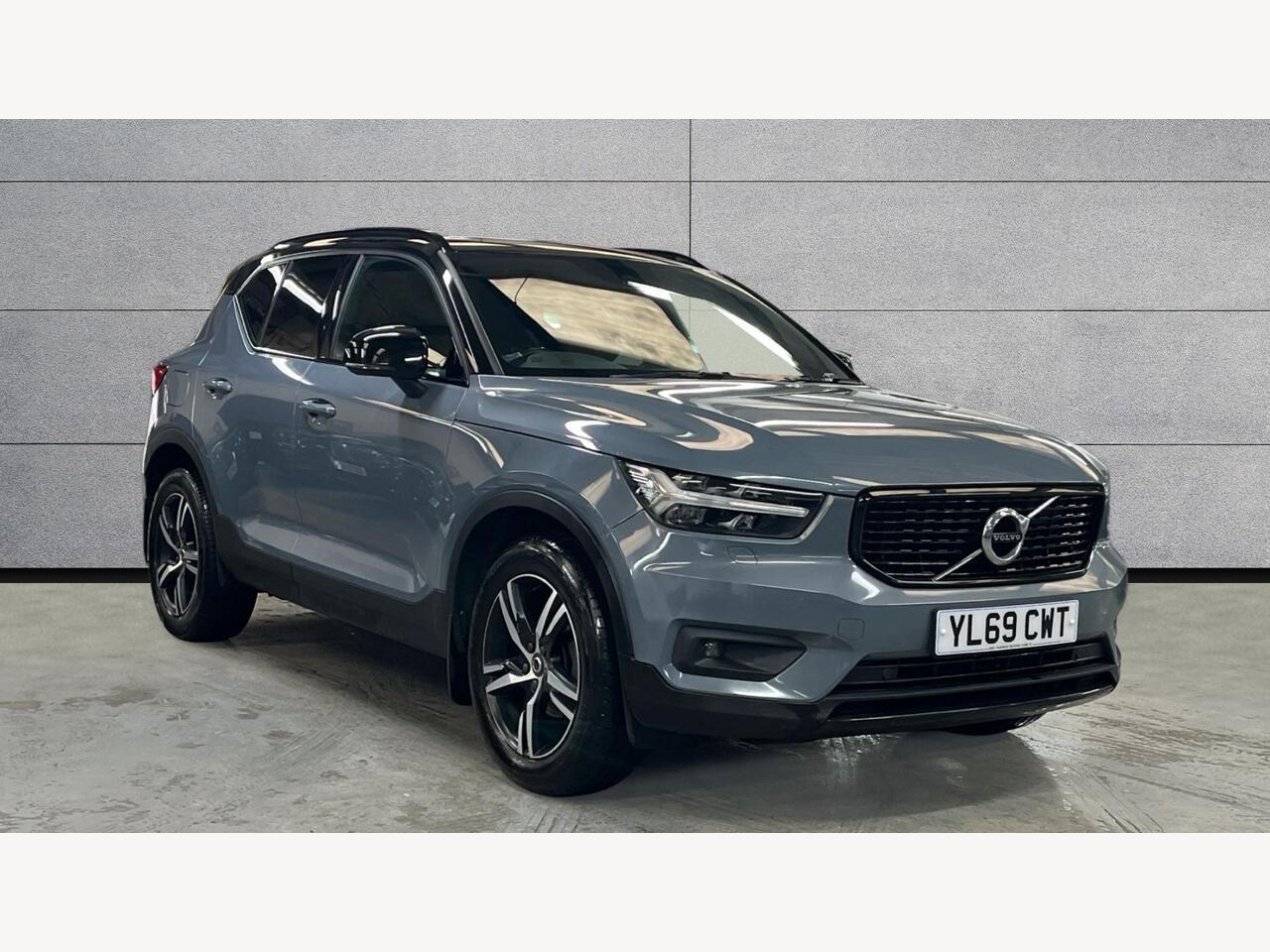 Main listing image - Volvo XC40
