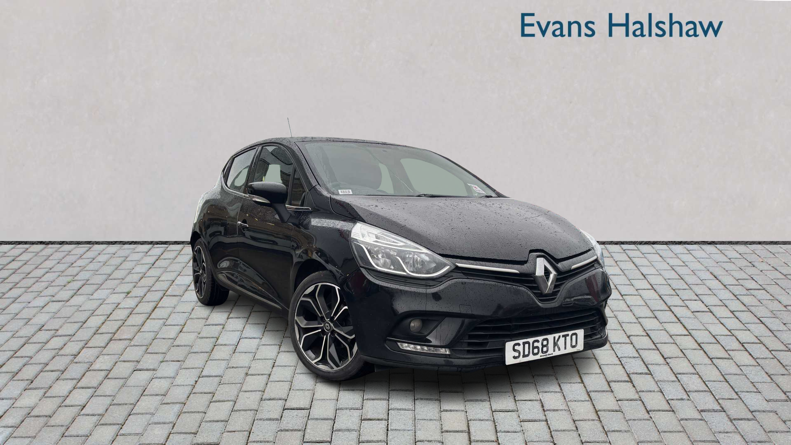Main listing image - Renault Clio