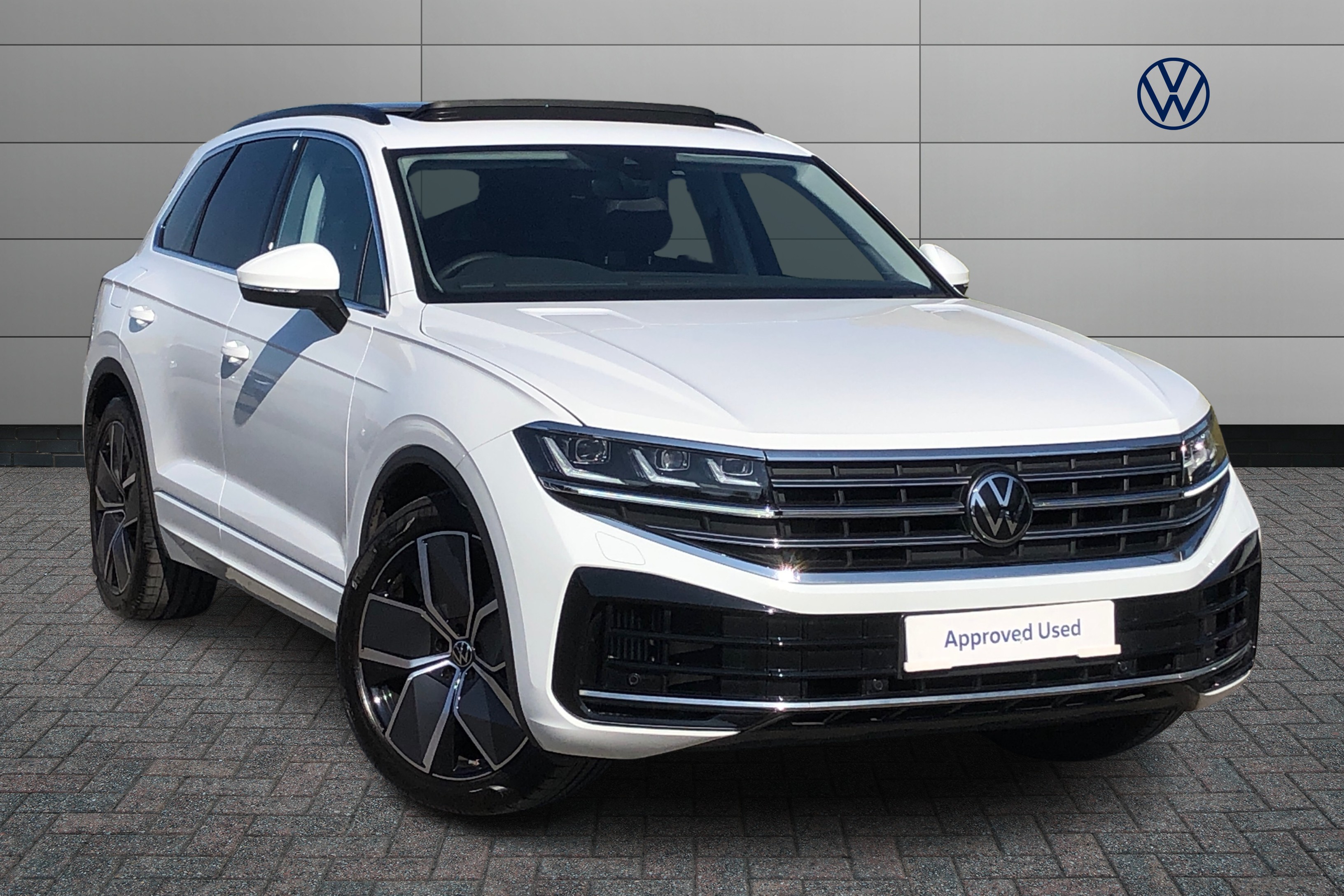 Main listing image - Volkswagen Touareg