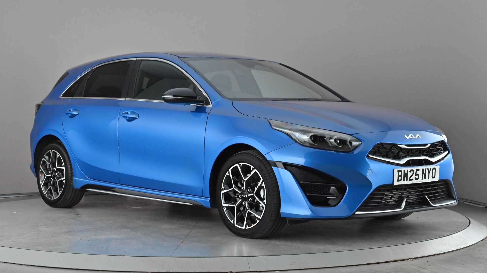 Main listing image - Kia Ceed