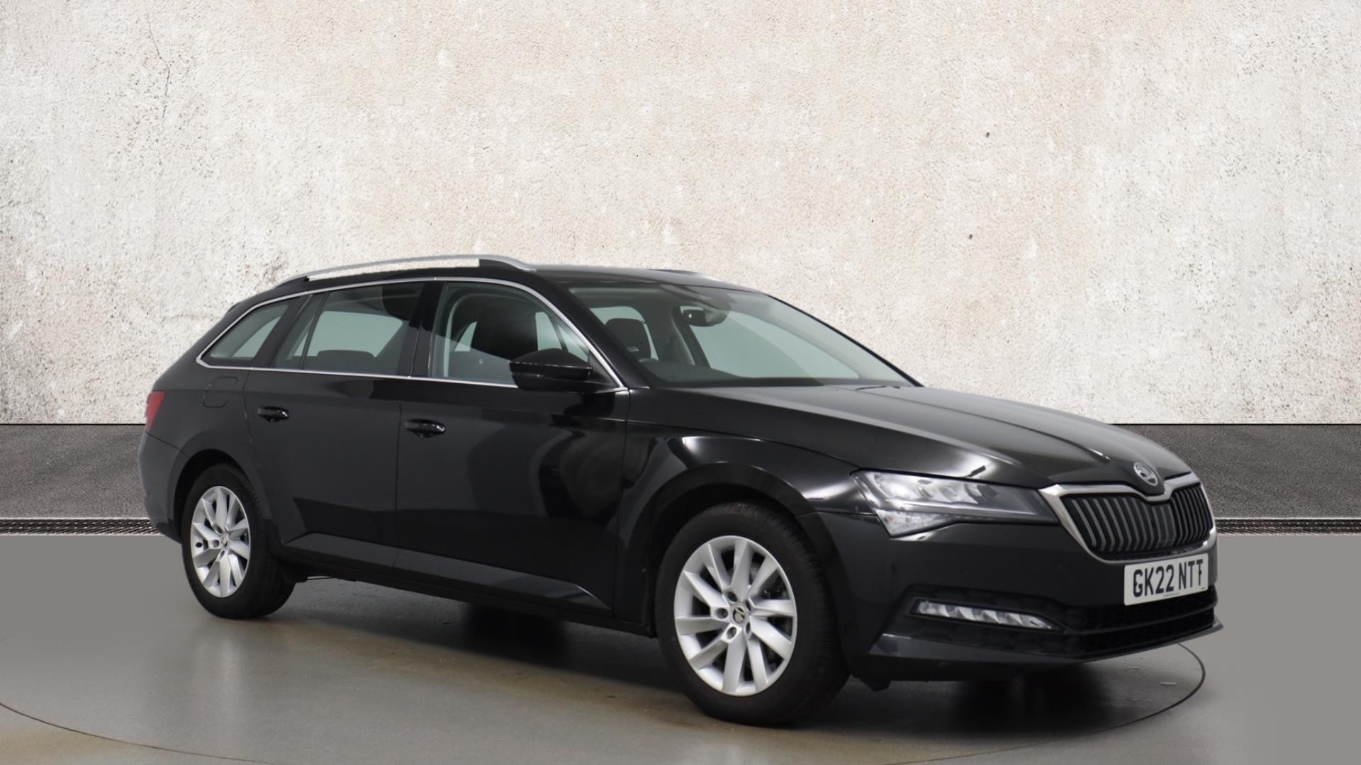 Main listing image - Skoda Superb Estate