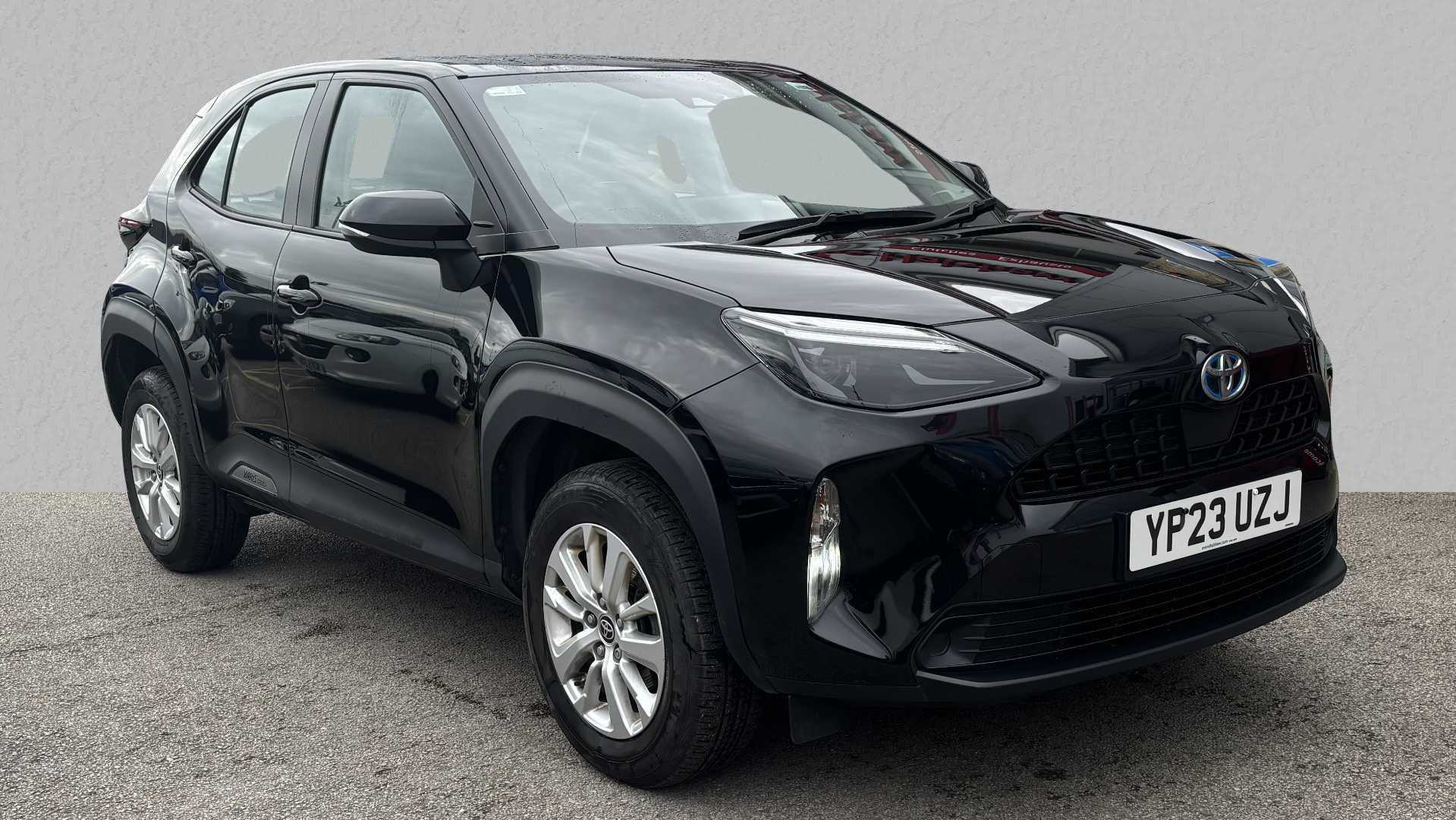 Main listing image - Toyota Yaris Cross