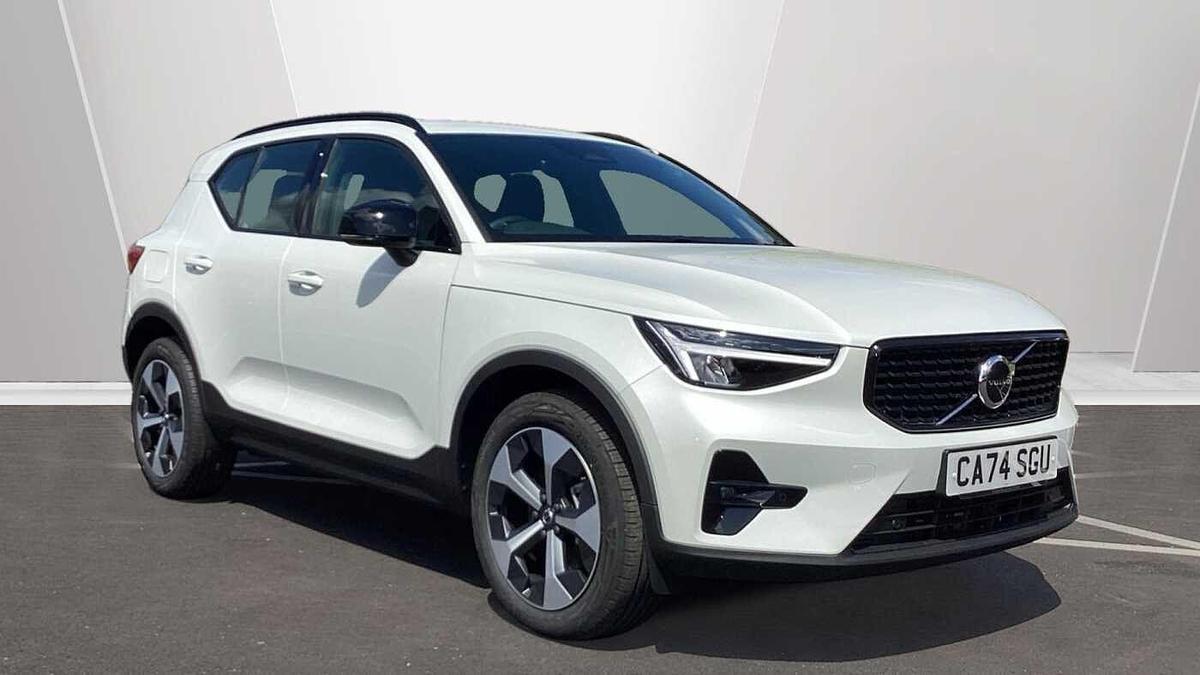 Main listing image - Volvo XC40