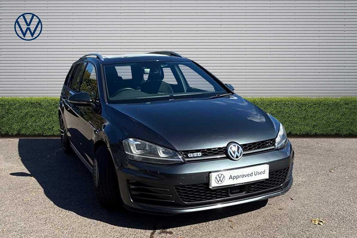 Main listing image - Volkswagen Golf