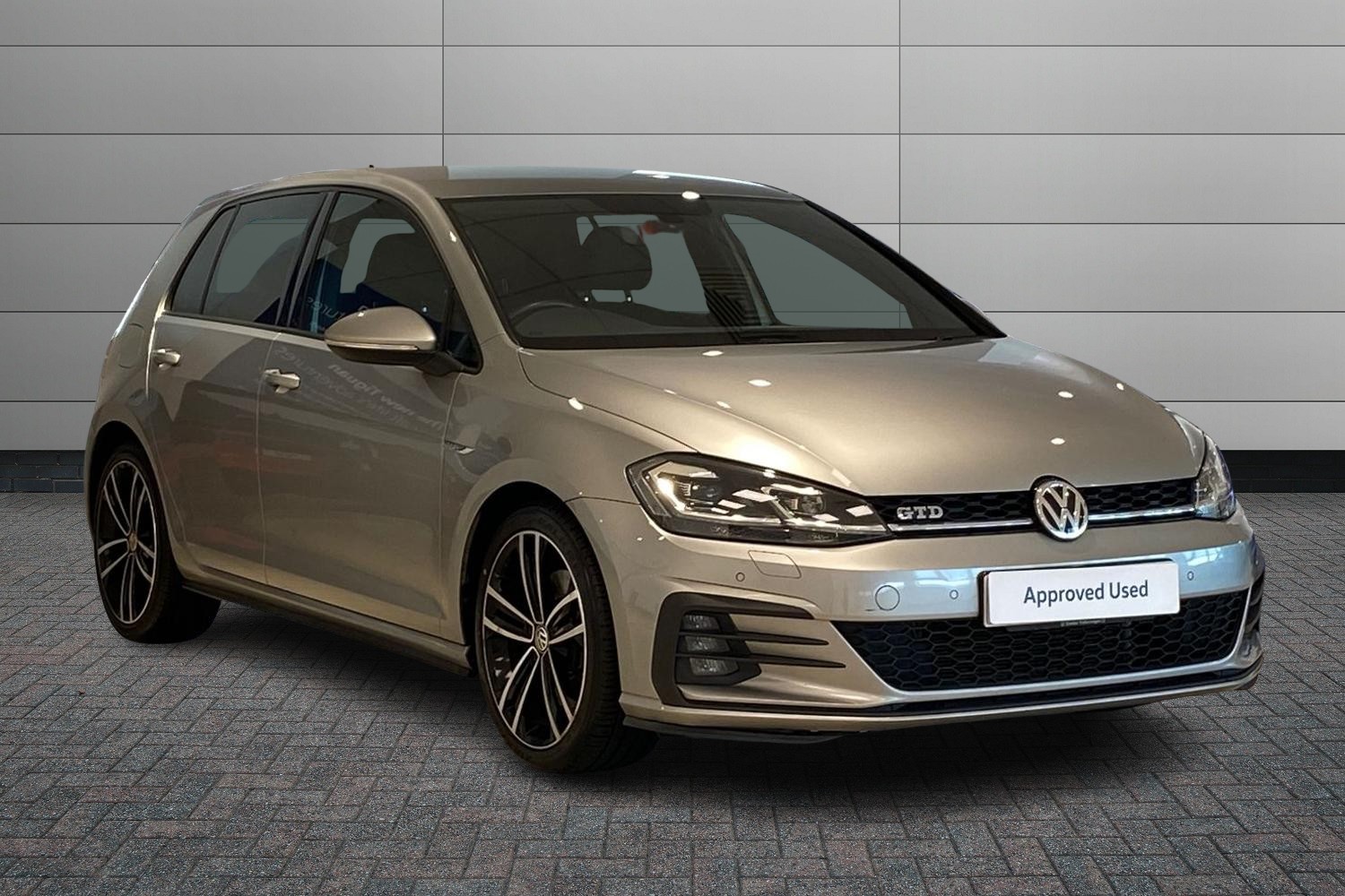 Main listing image - Volkswagen Golf