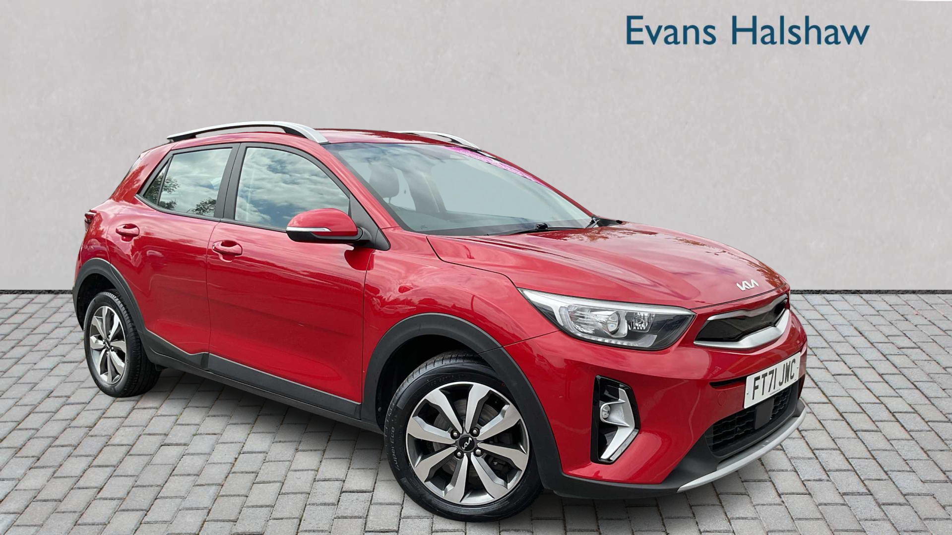 Main listing image - Kia Stonic