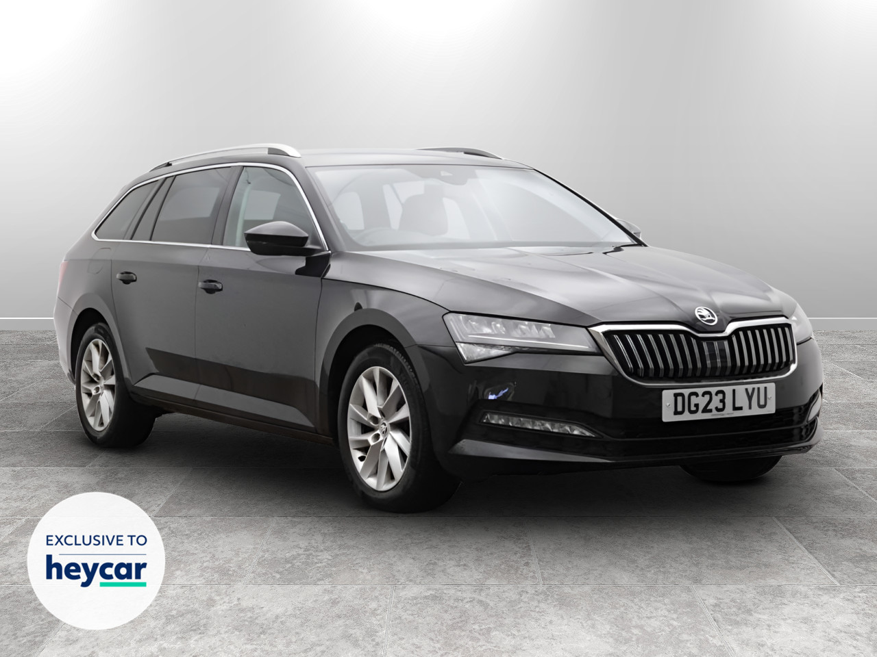 Main listing image - Skoda Superb Estate