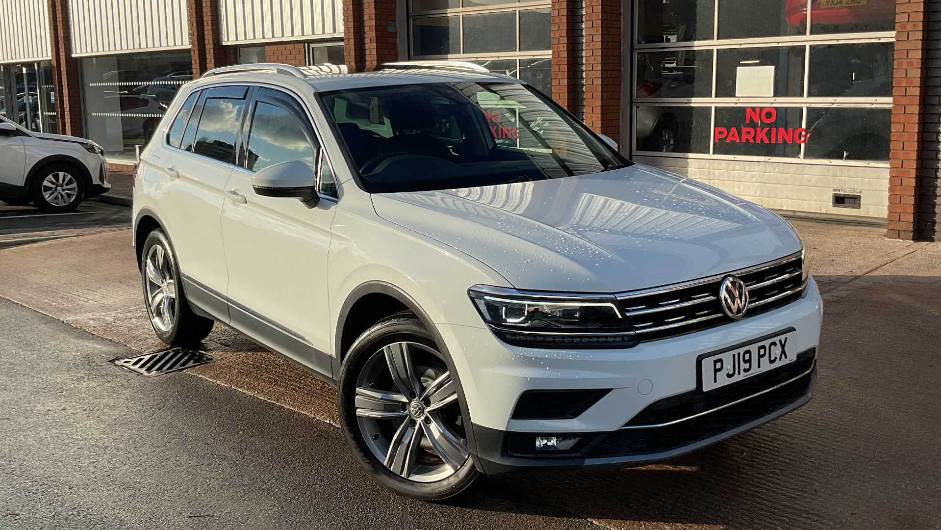 Main listing image - Volkswagen Tiguan