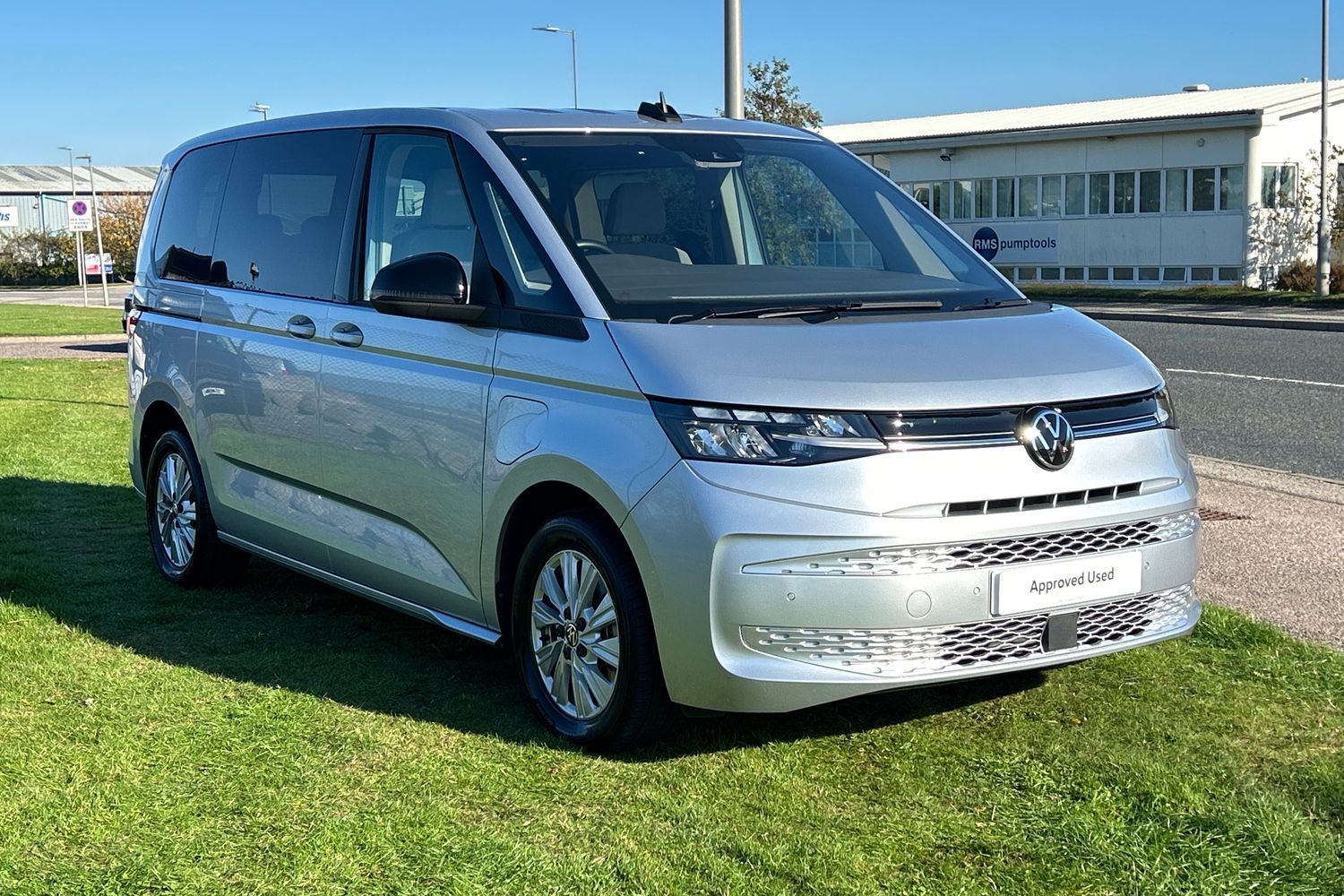 Main listing image - Volkswagen Multivan