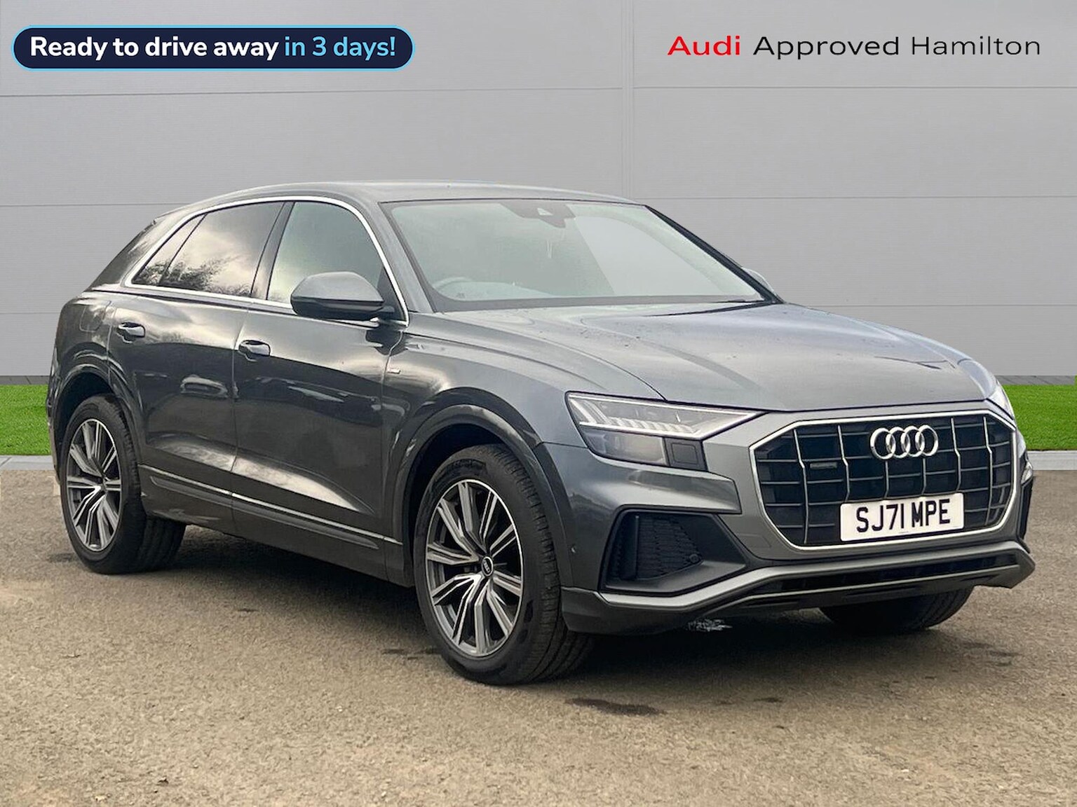 Main listing image - Audi Q8