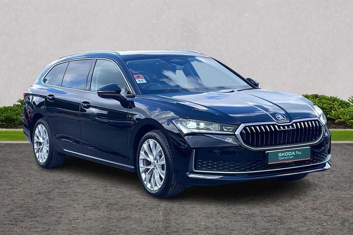 Main listing image - Skoda Superb Estate