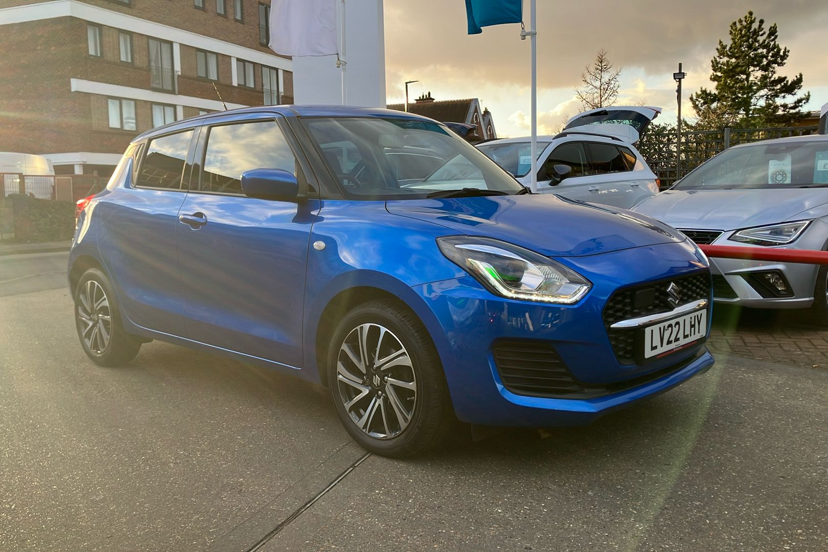 Main listing image - Suzuki Swift