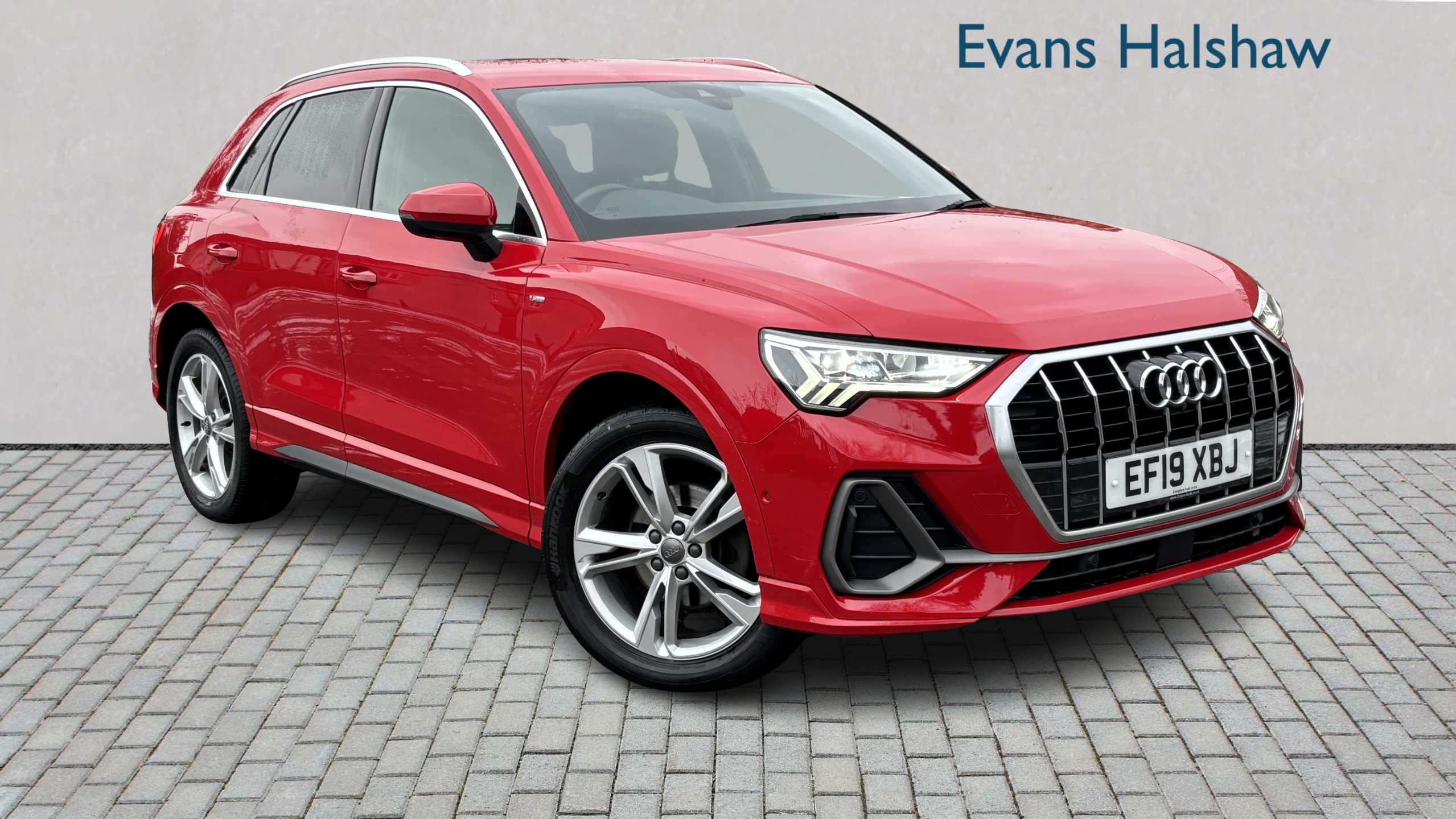 Main listing image - Audi Q3