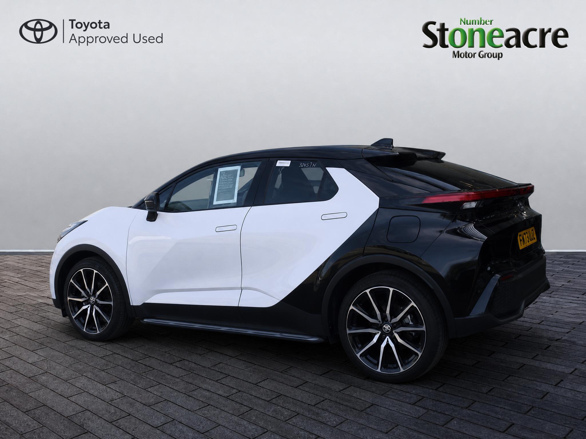 Main listing image - Toyota Yaris
