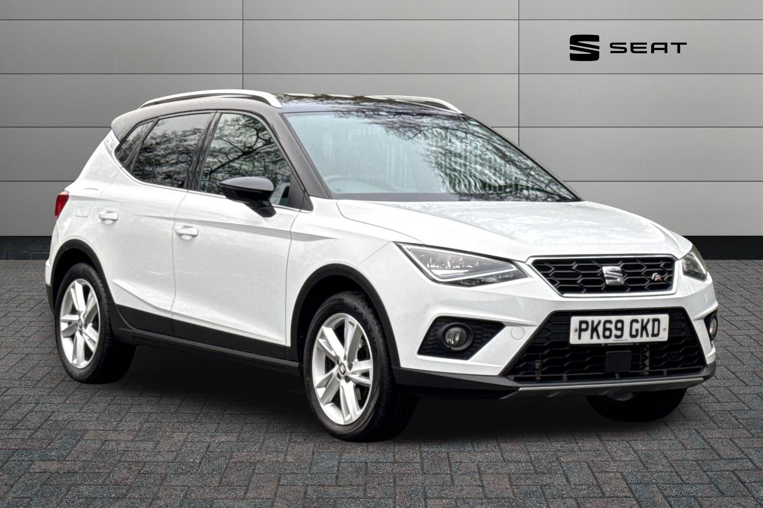 Main listing image - SEAT Arona