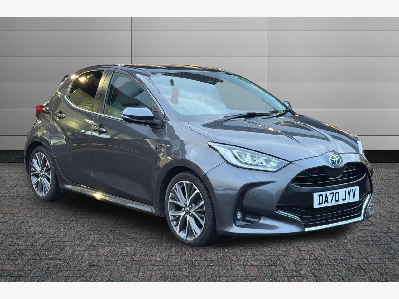 Main listing image - Toyota Yaris