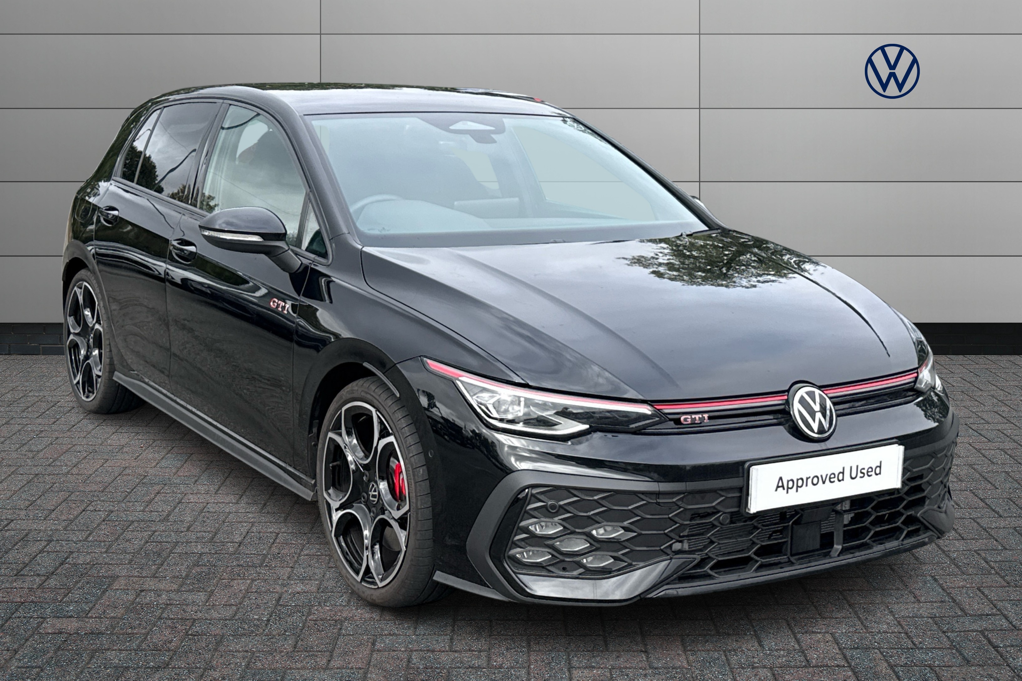 Main listing image - Volkswagen Golf