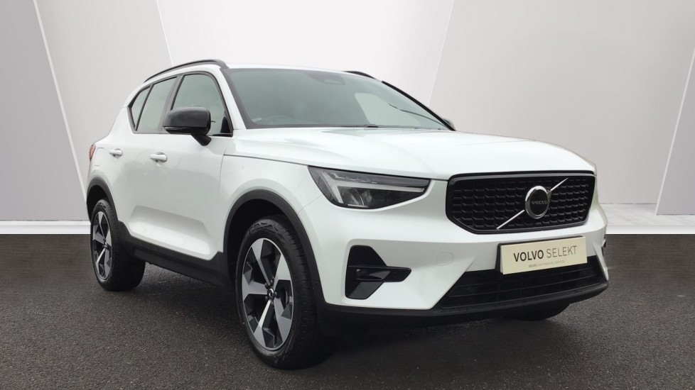 Main listing image - Volvo XC40