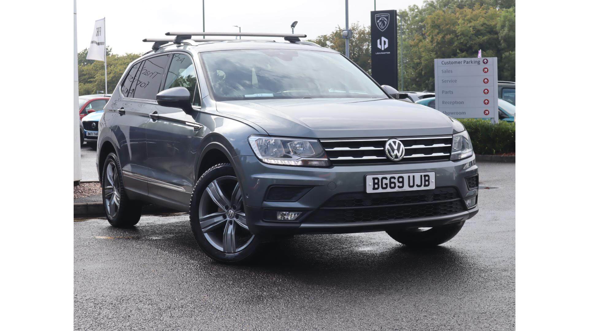Main listing image - Volkswagen Tiguan Allspace