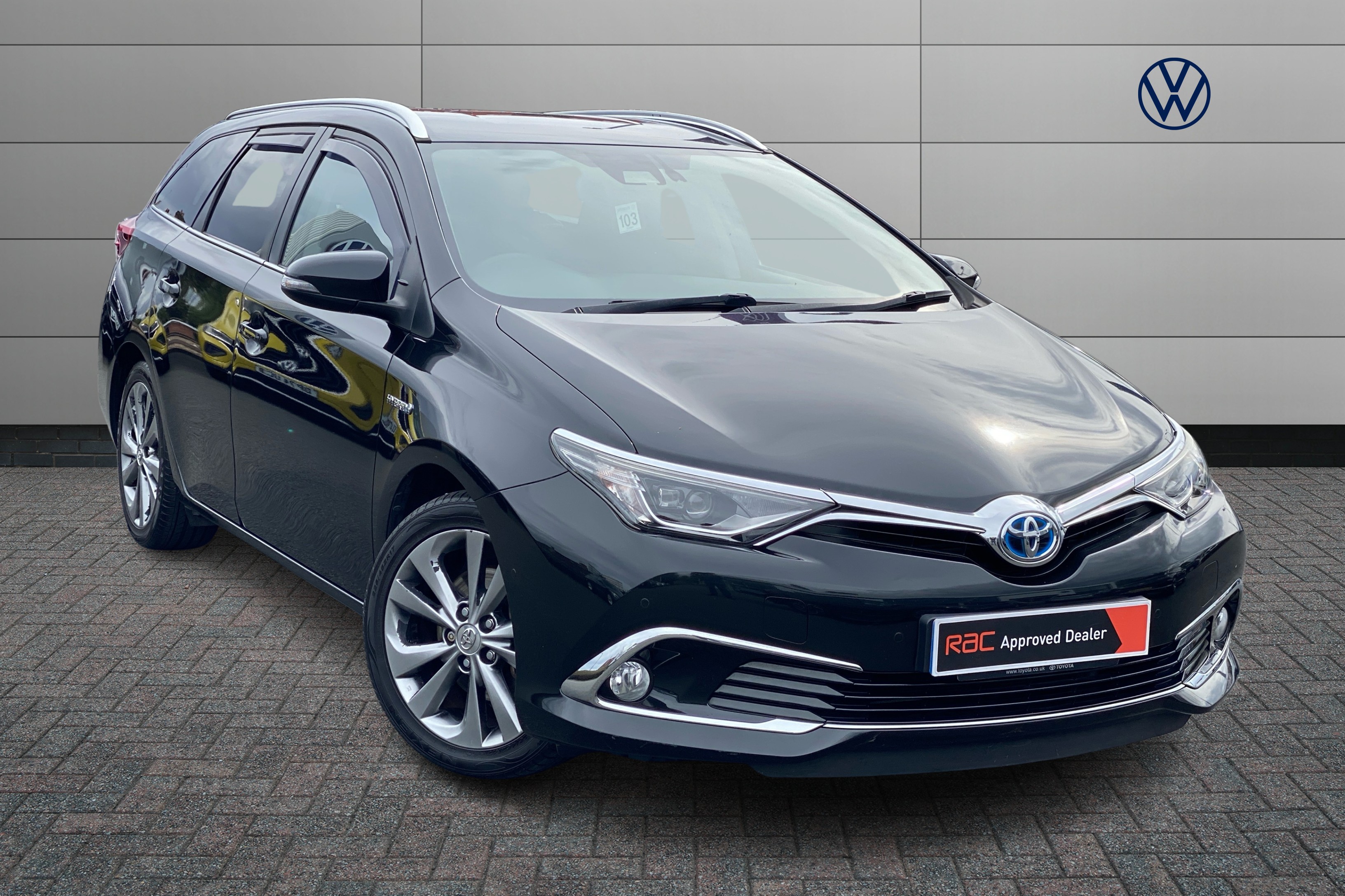 Main listing image - Toyota Auris