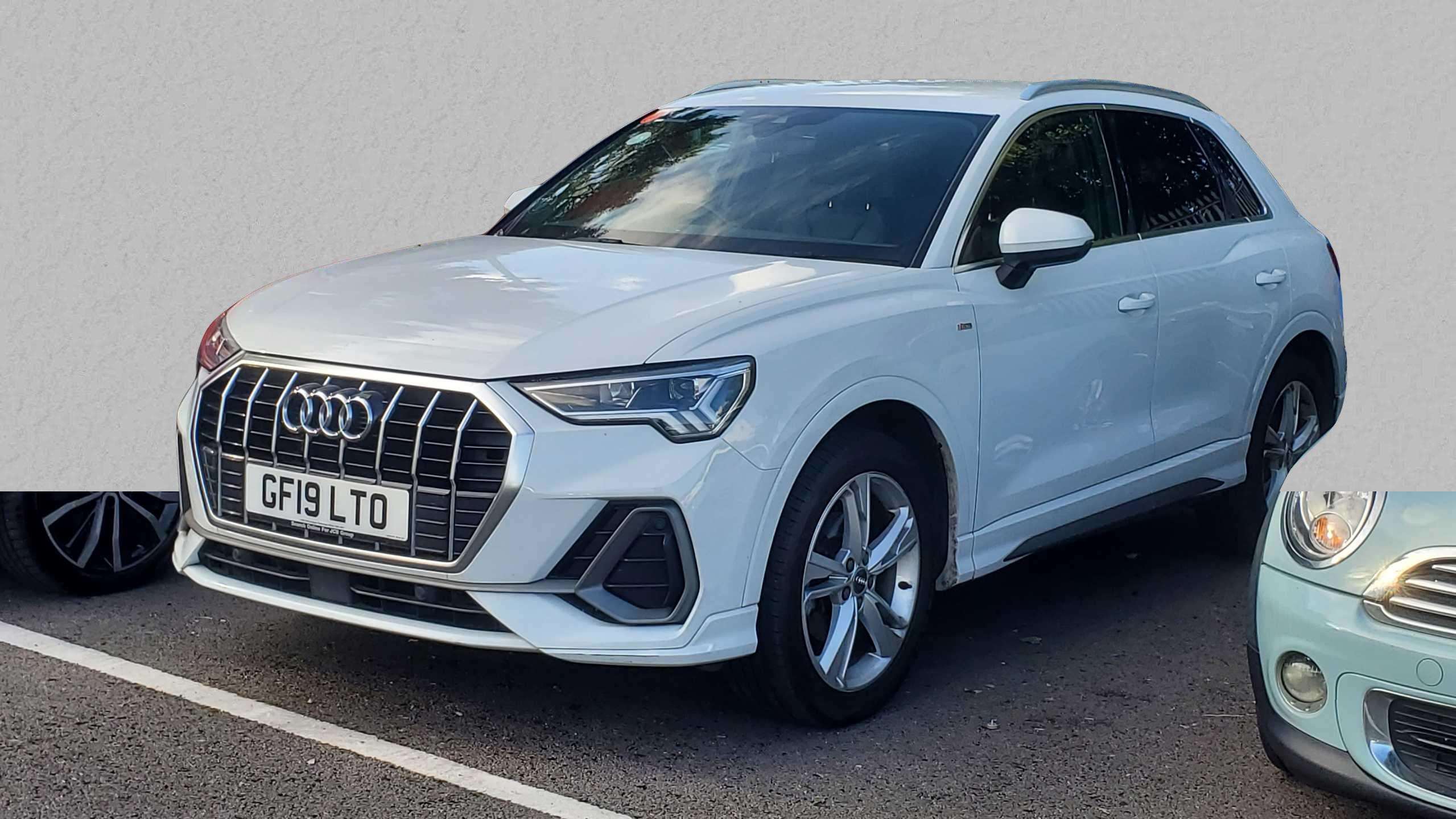 Main listing image - Audi Q3