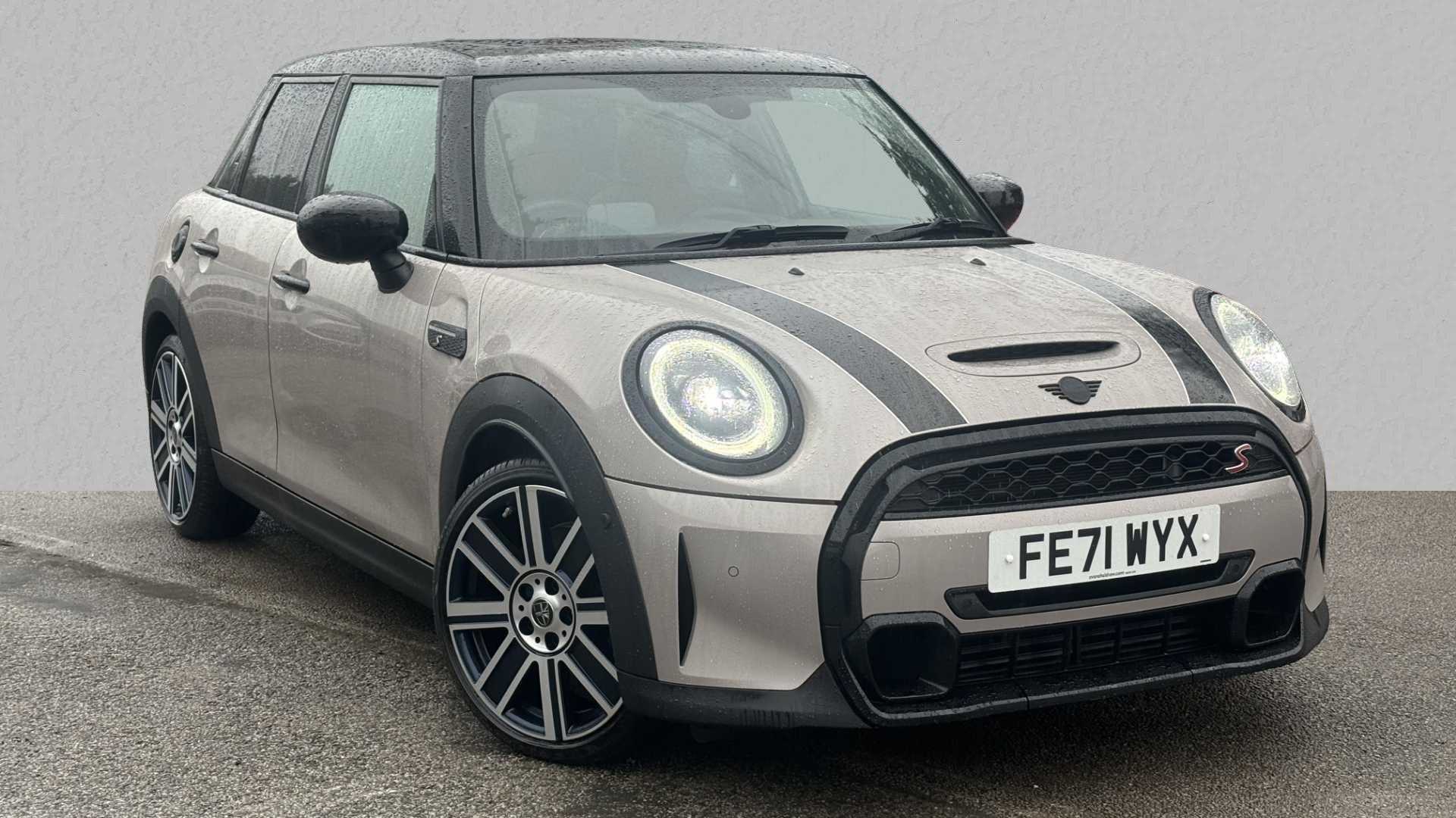 Main listing image - MINI Hatchback 5dr