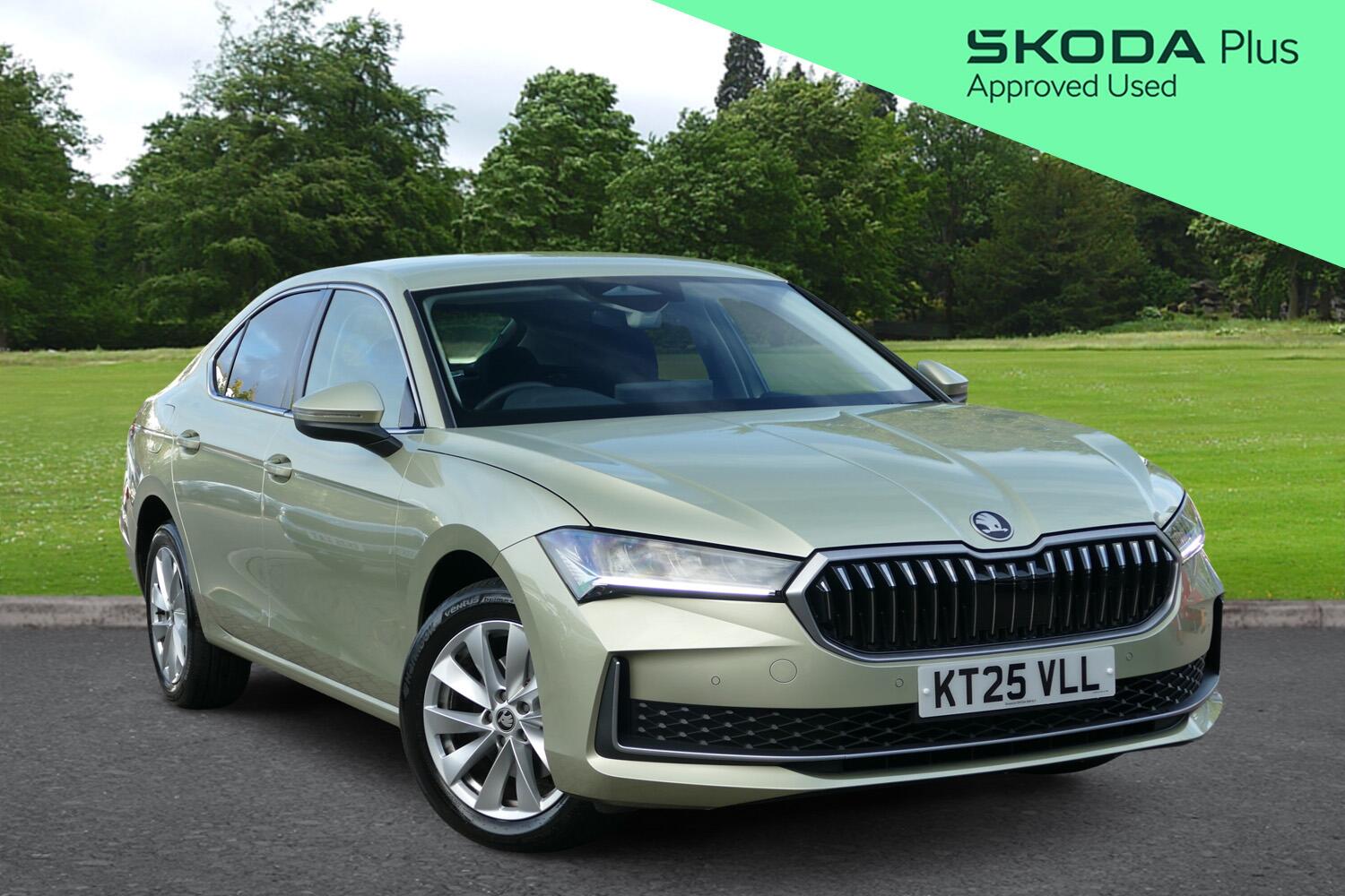 Main listing image - Skoda Superb