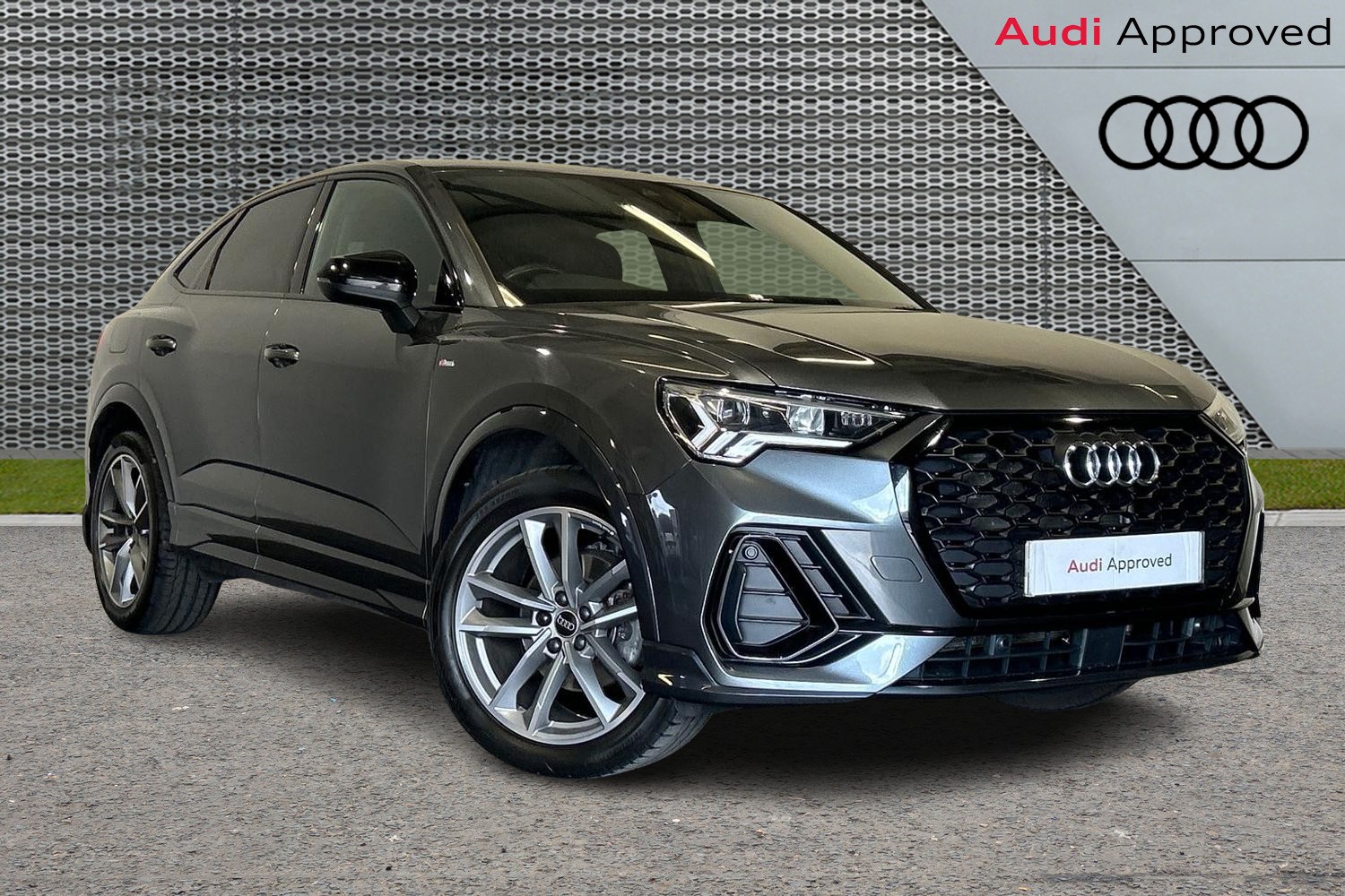 Main listing image - Audi Q3