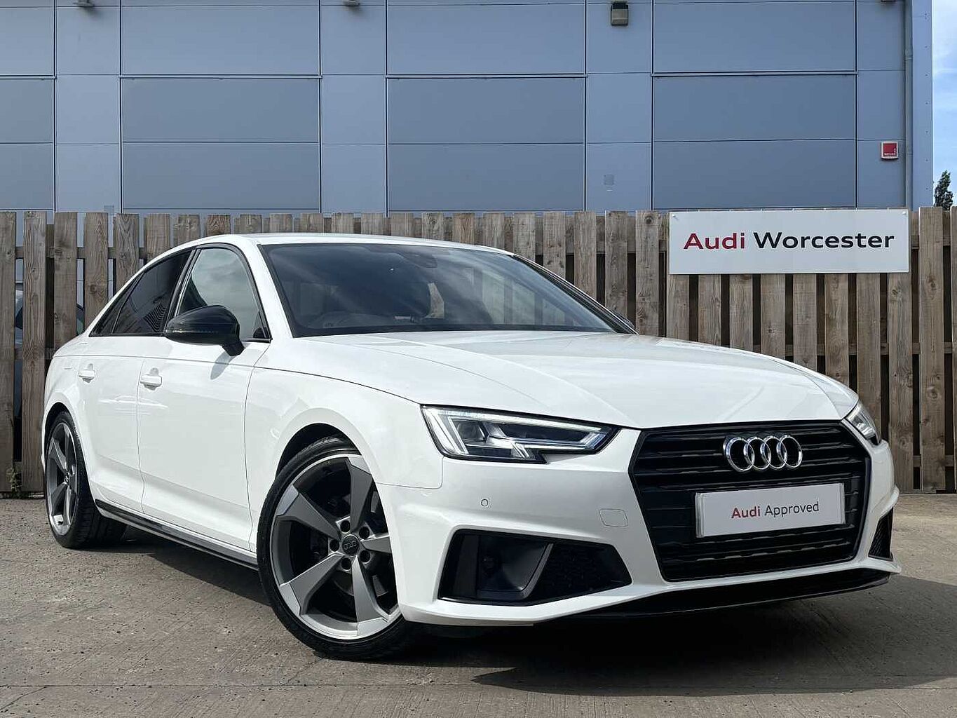 Main listing image - Audi A4