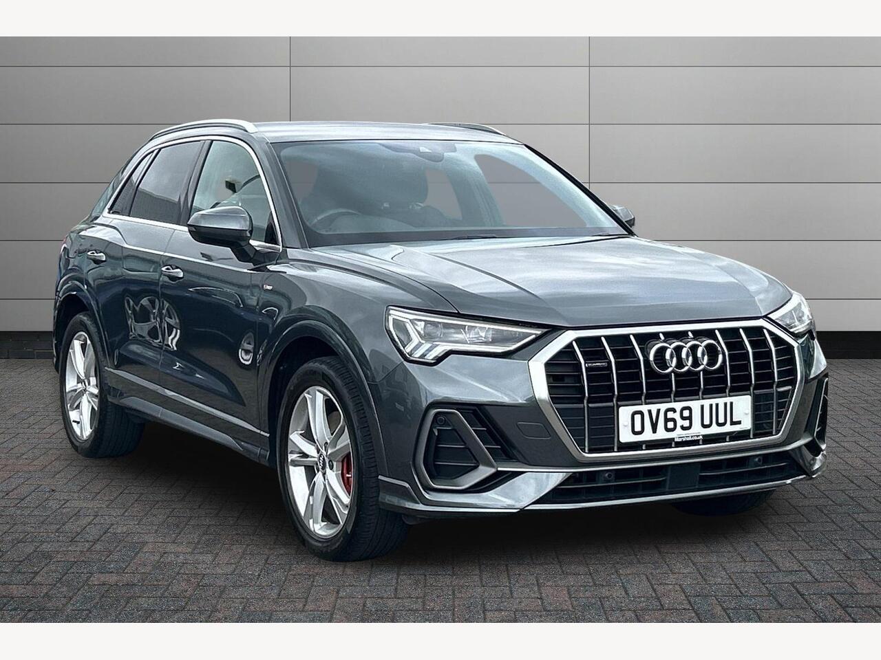 Main listing image - Audi Q3