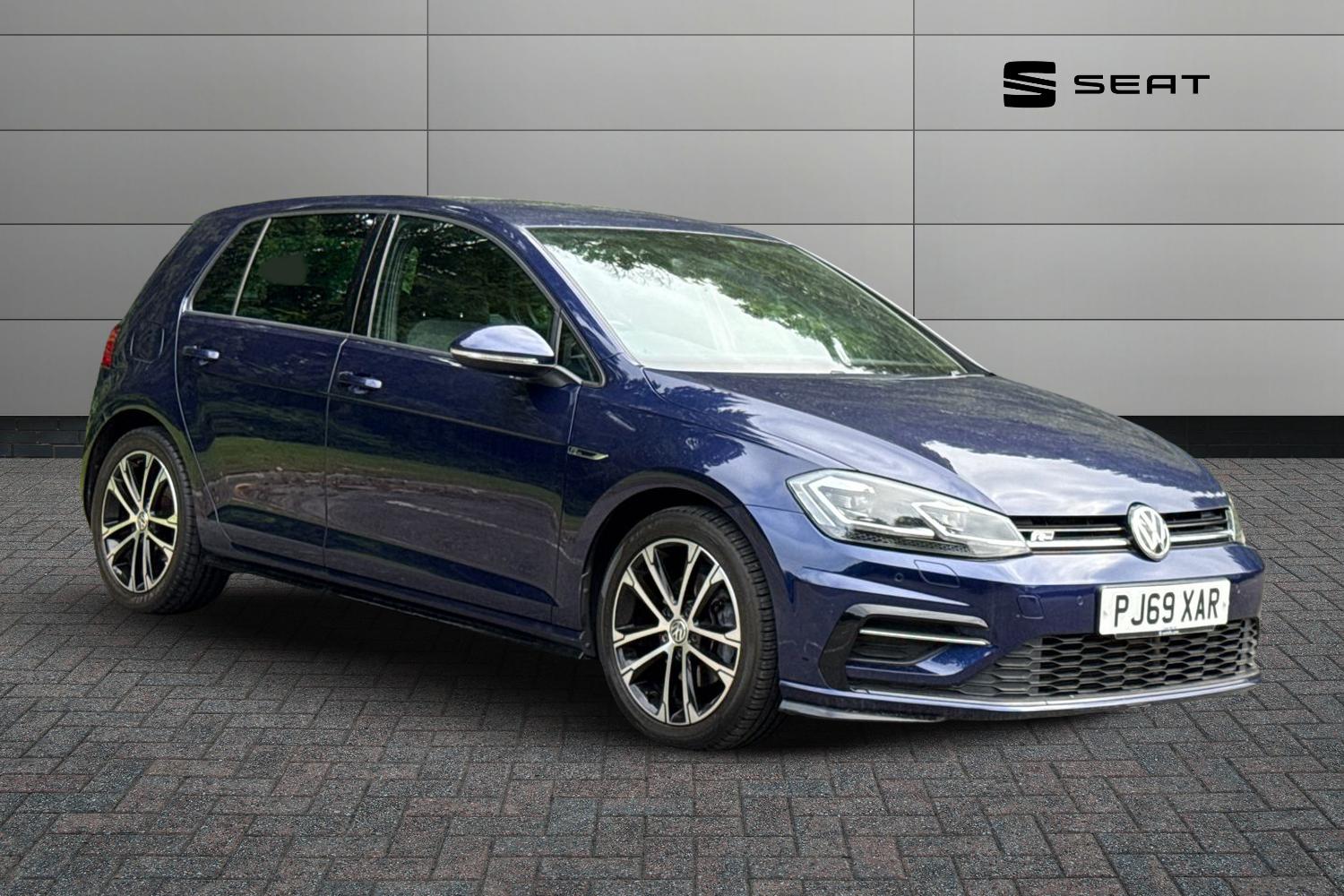 Main listing image - Volkswagen Golf