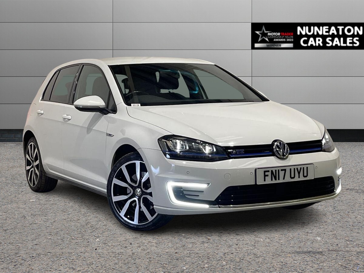 Main listing image - Volkswagen Golf GTE