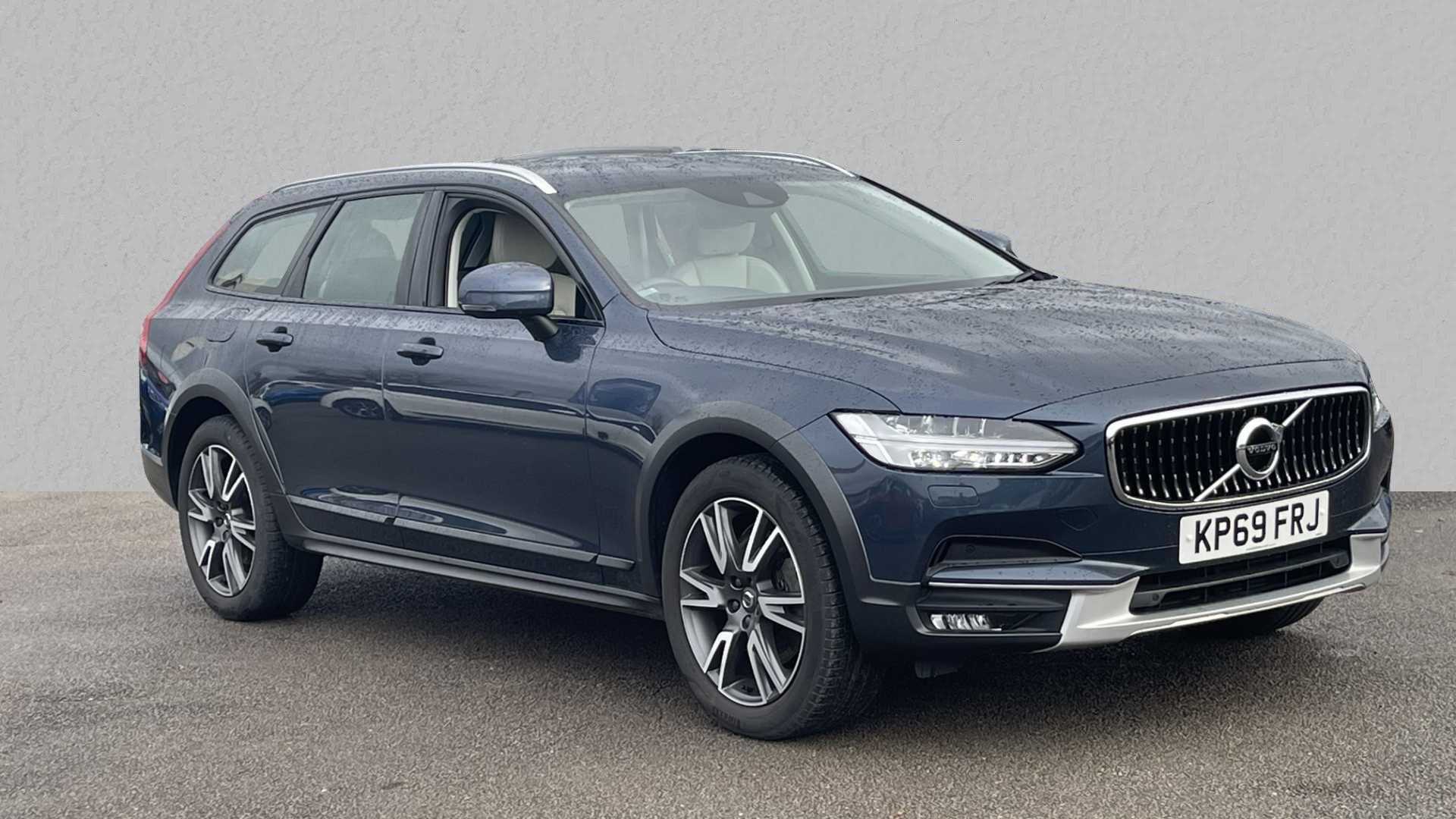 Main listing image - Volvo V90 Cross Country