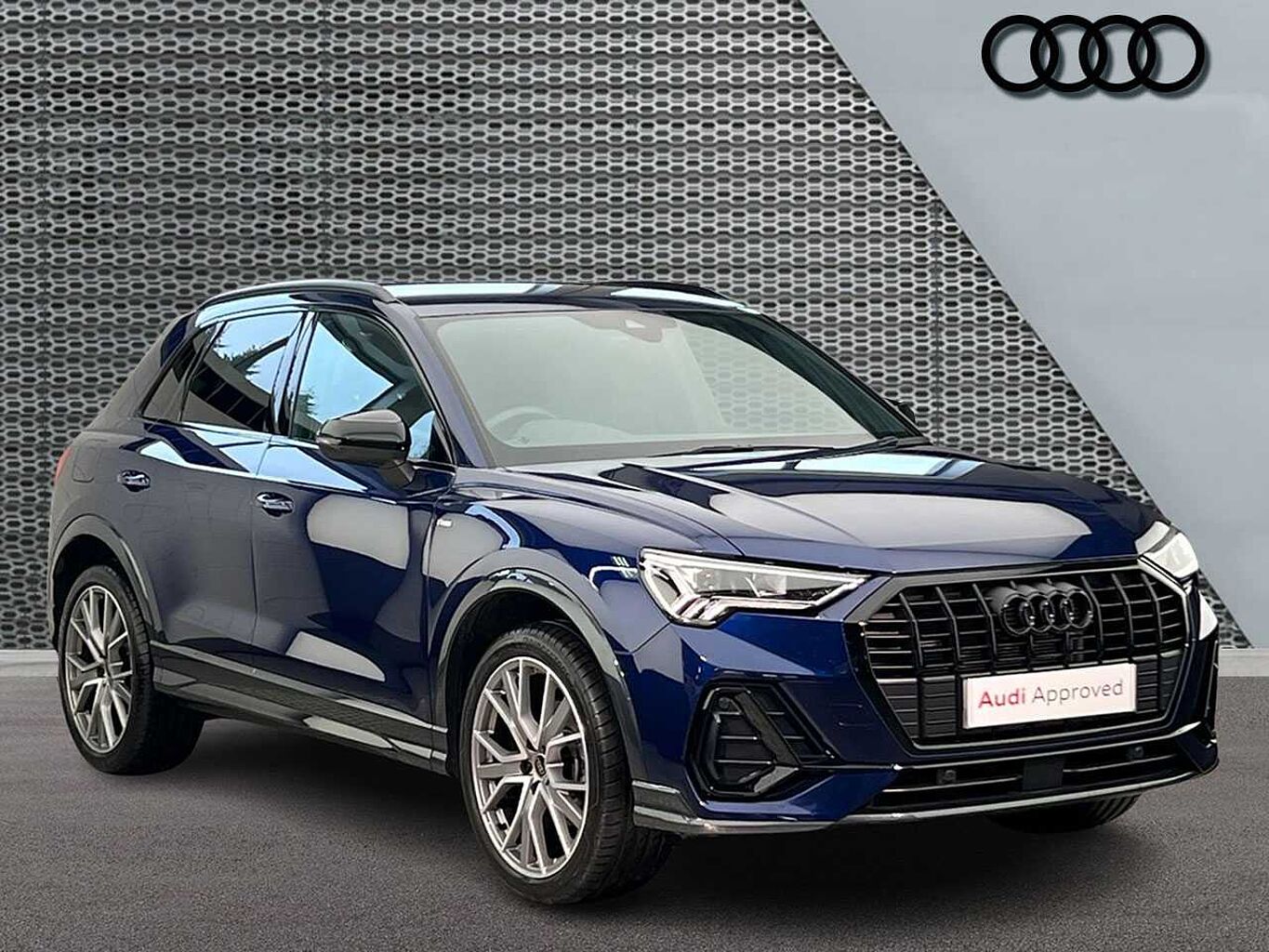 Main listing image - Audi Q3