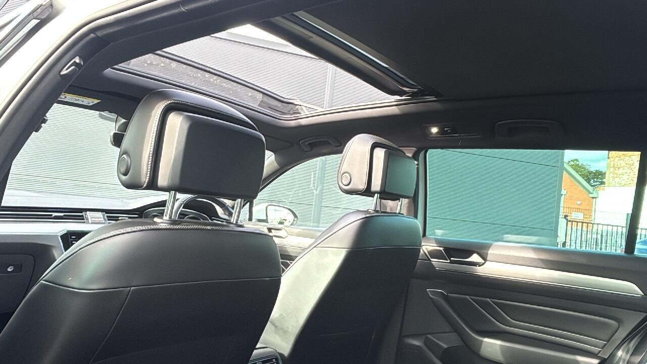 Main listing image - Volkswagen Passat