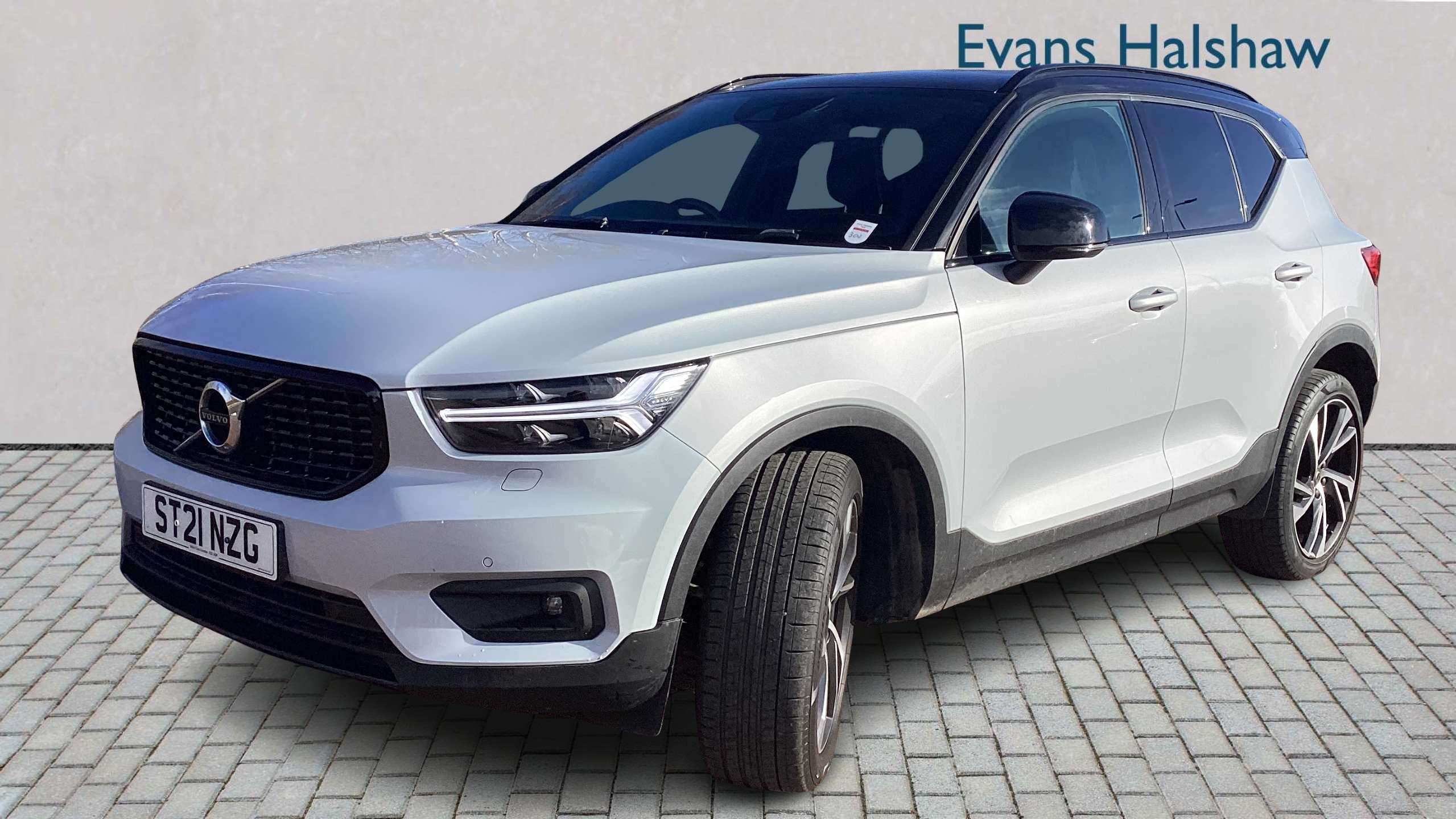 Main listing image - Volvo XC40