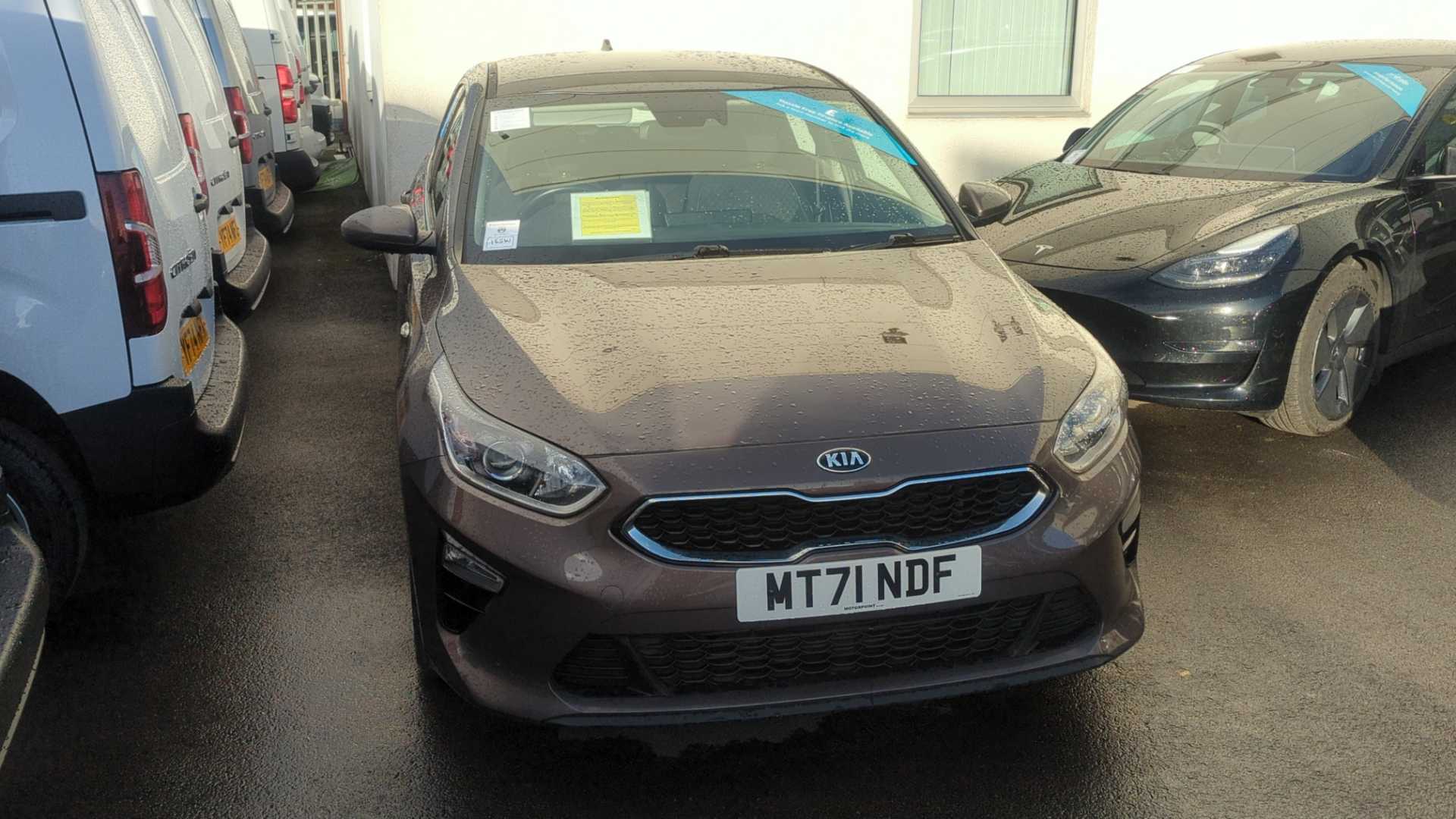 Main listing image - Kia Ceed