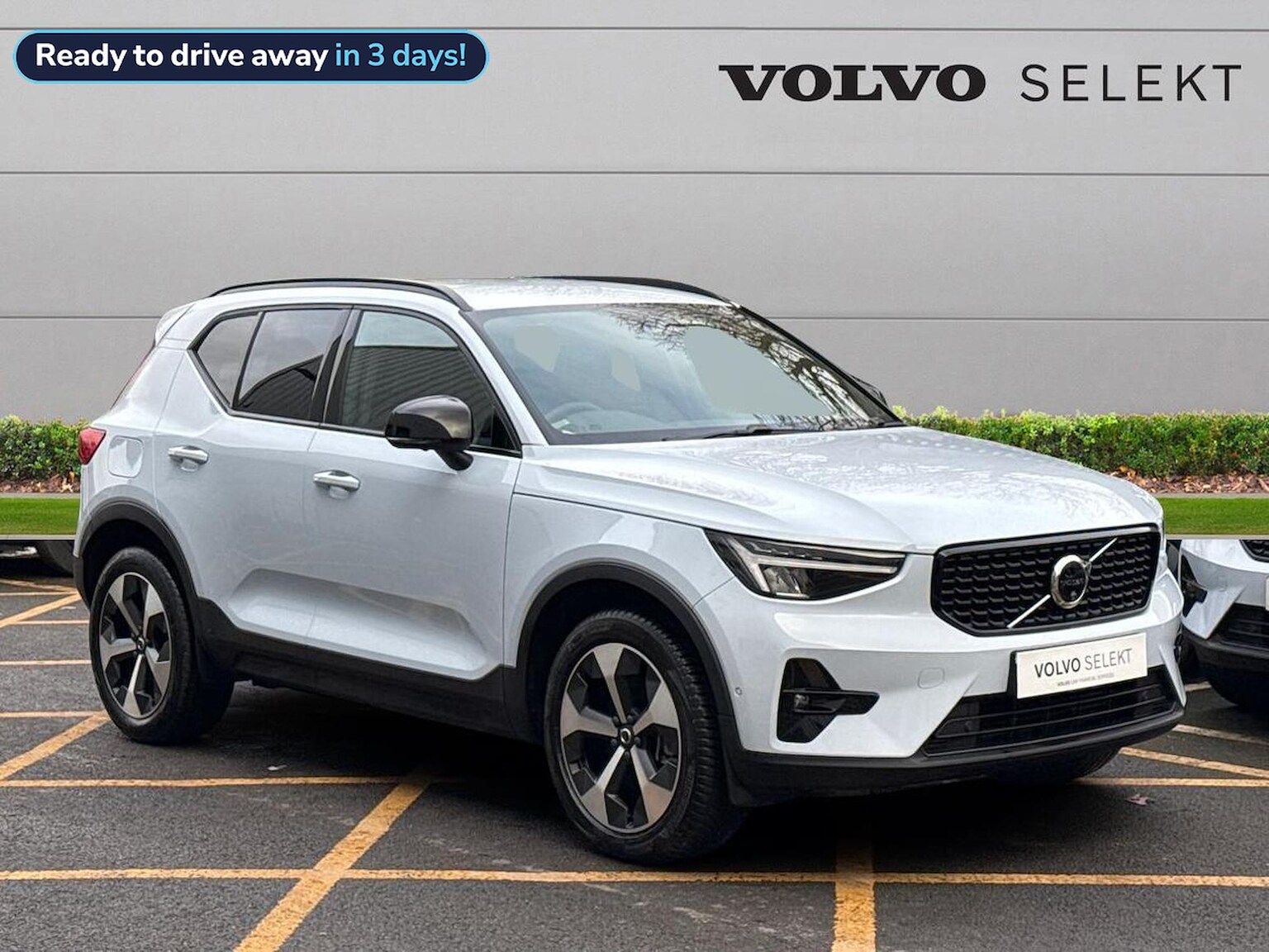 Main listing image - Volvo XC40