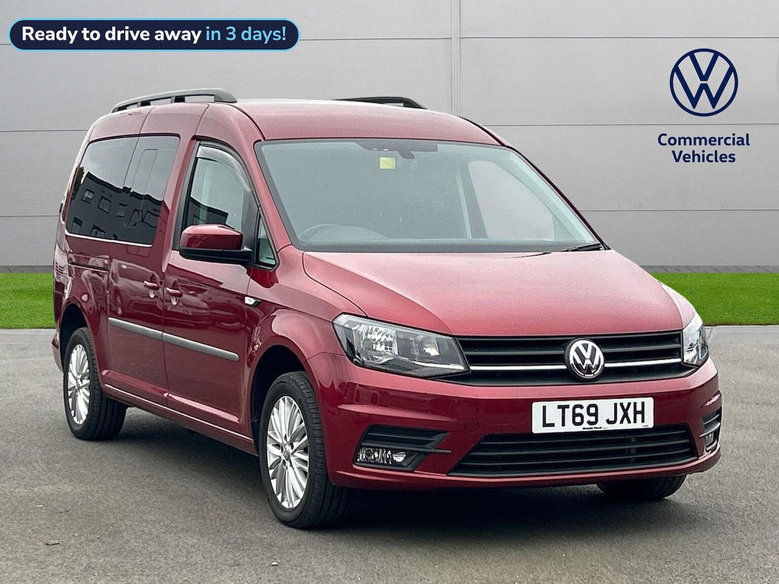 Main listing image - Volkswagen Caddy Maxi Life