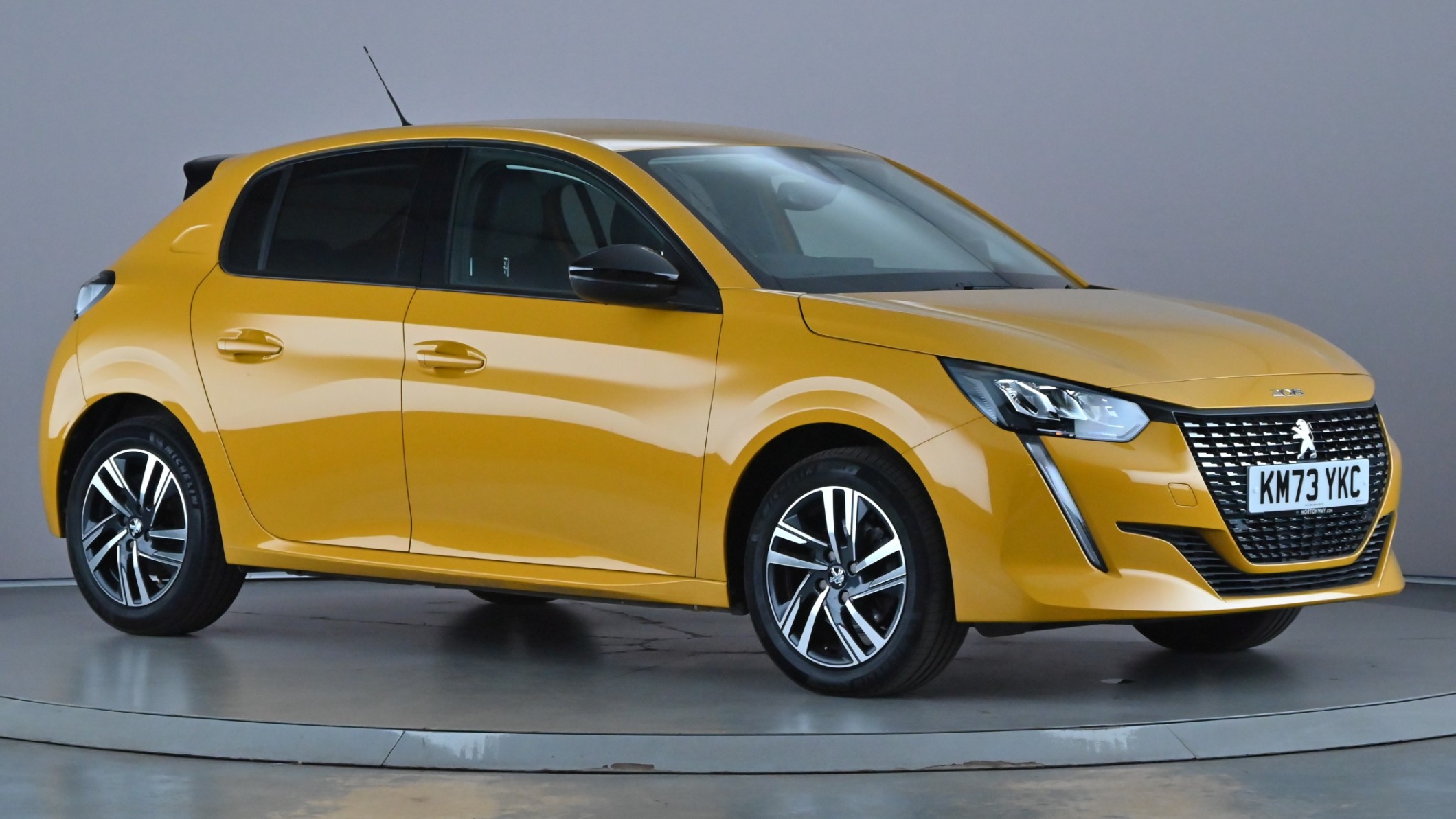 Main listing image - Peugeot 208