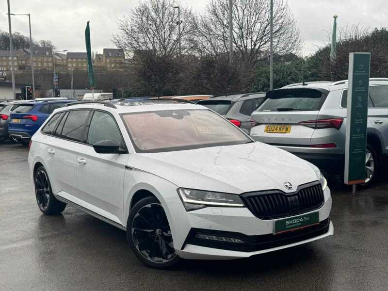 Main listing image - Skoda Superb Estate