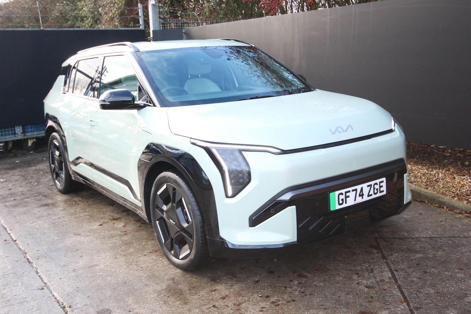 Main listing image - Kia EV3