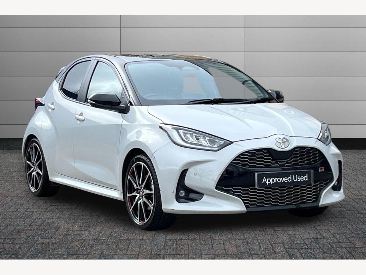 Main listing image - Toyota Yaris