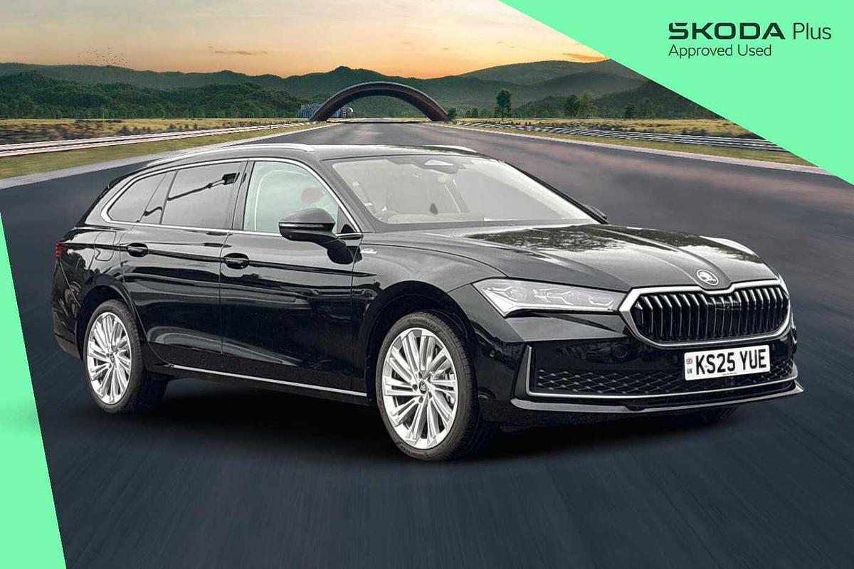 Main listing image - Skoda Superb Estate