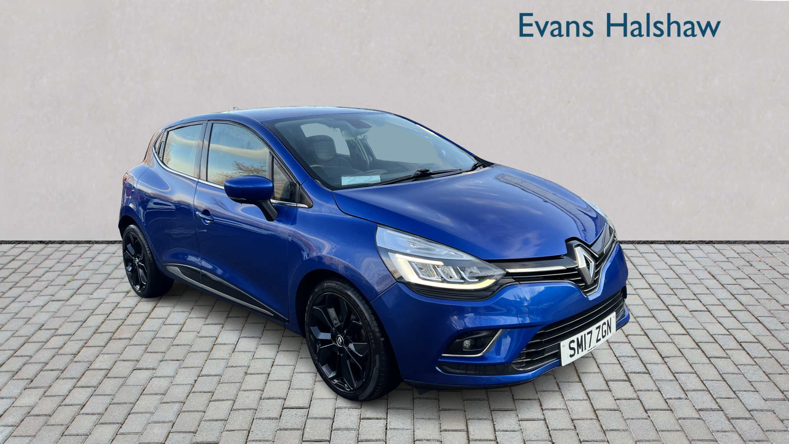 Main listing image - Renault Clio